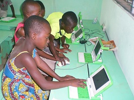 Children Using the XO Lab